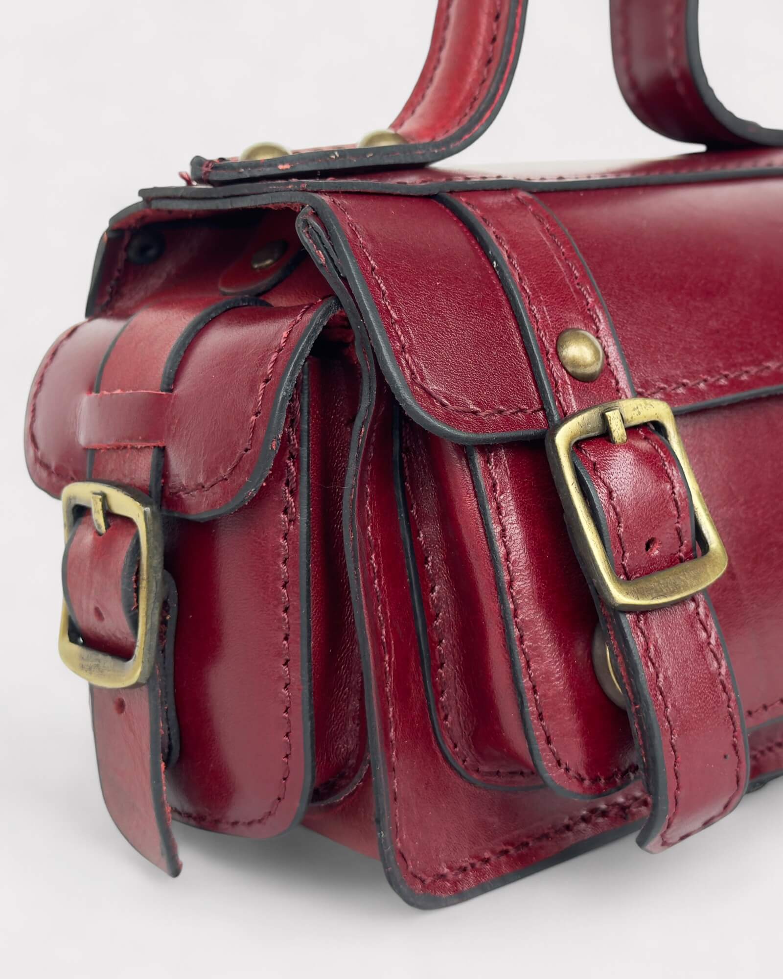 red crossbody bag zoom in details